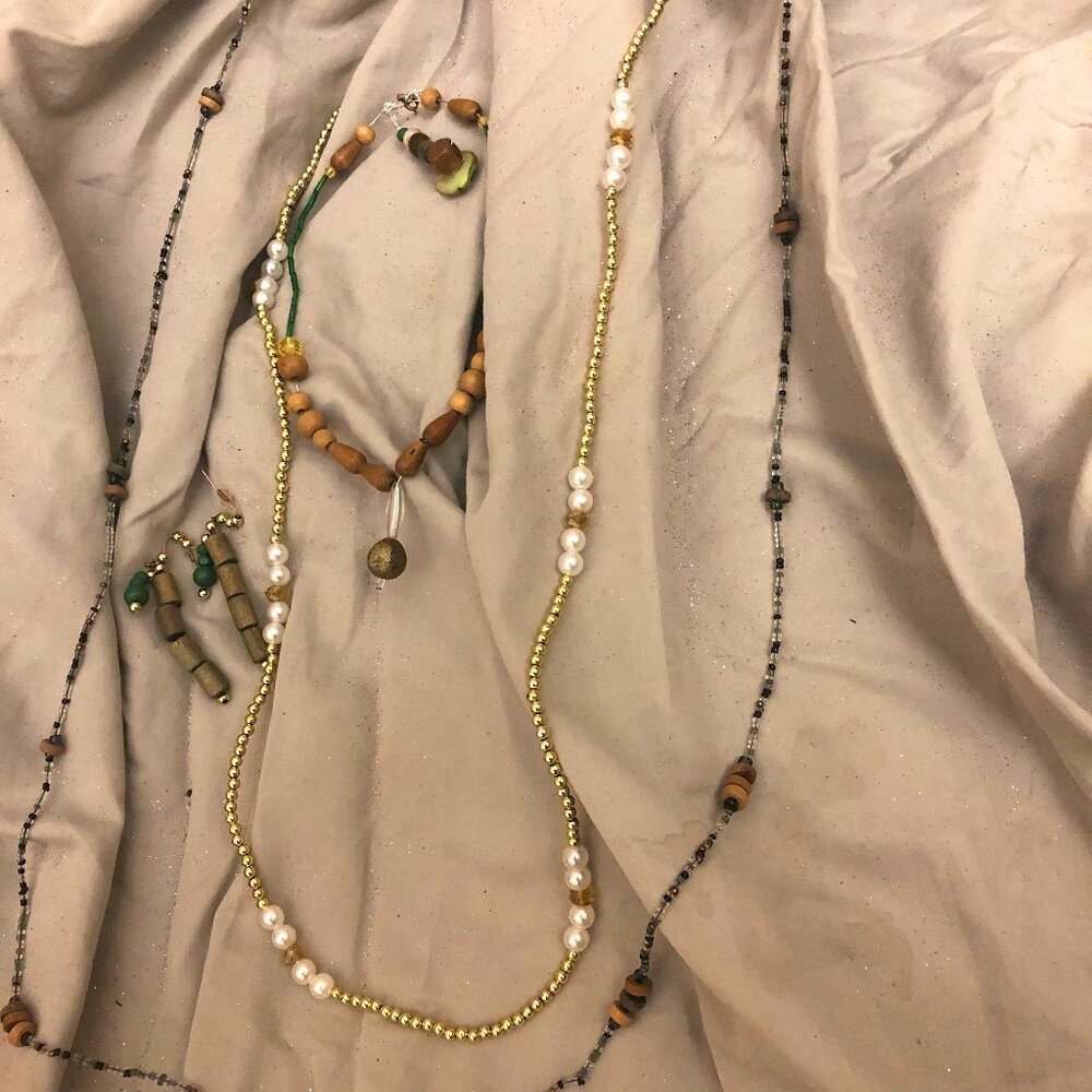 bundle 3 necklaces and earring set